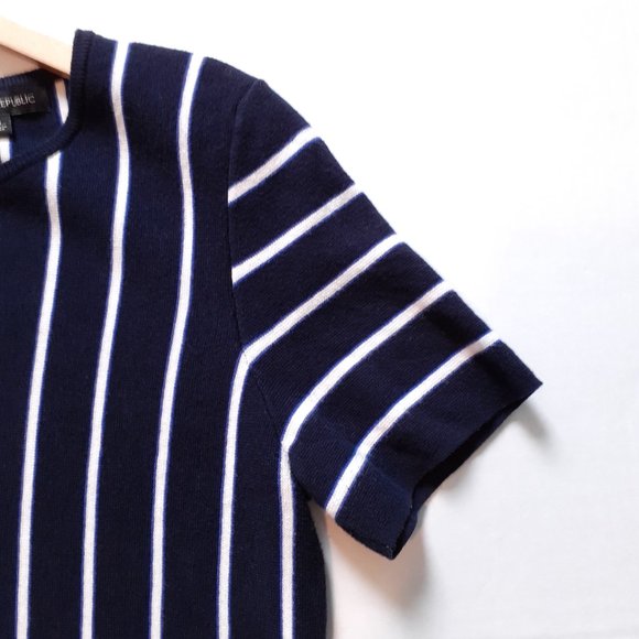 Banana Republic Striped Short Sleeve Sweater Keyhole Back Navy Blue Size M - Picture 6 of 9